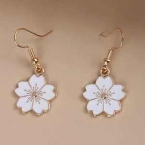 Single white flower dainty dangle cottagecore earrings
